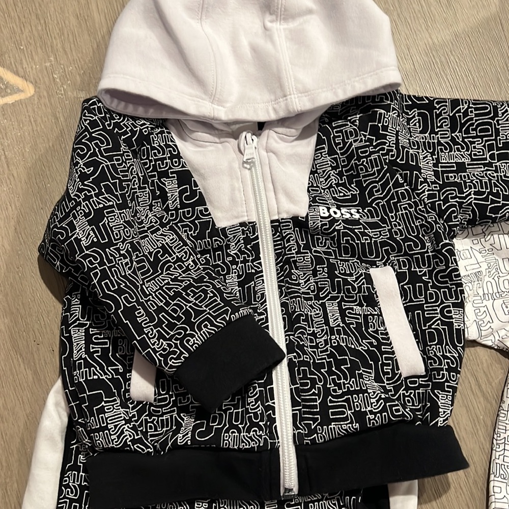 Set - Picture 3 of 4